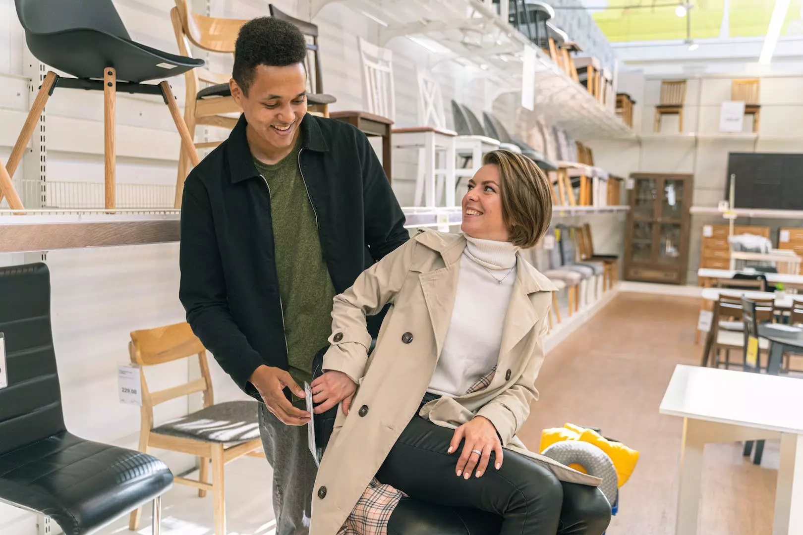 IKKE ALLENE: Din Ultimate Guide til å Navigere IKEA Hjelp